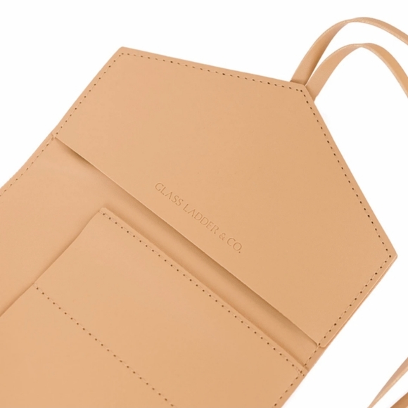 Glass Ladder electronic organizer from Alltrue Causebox - Picture 8 of 8